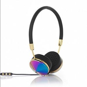 Frends Layla oil slick headphones!